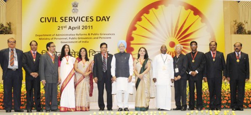 लोक सेवा दिवस में प्रधानमंत्री-pm in civil services day