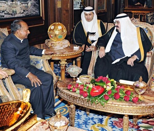 रियाद में रक्षा मंत्री एके एंटनी/defence minister a k antony in riyadh