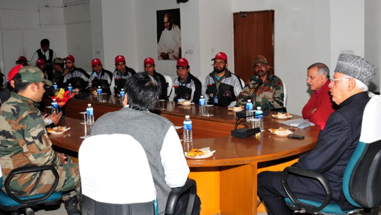 फारूक अब्दुल्ला एवं जम्मू कश्मीर के छात्र/farooq abdullah and student of the jammu and kashmir 